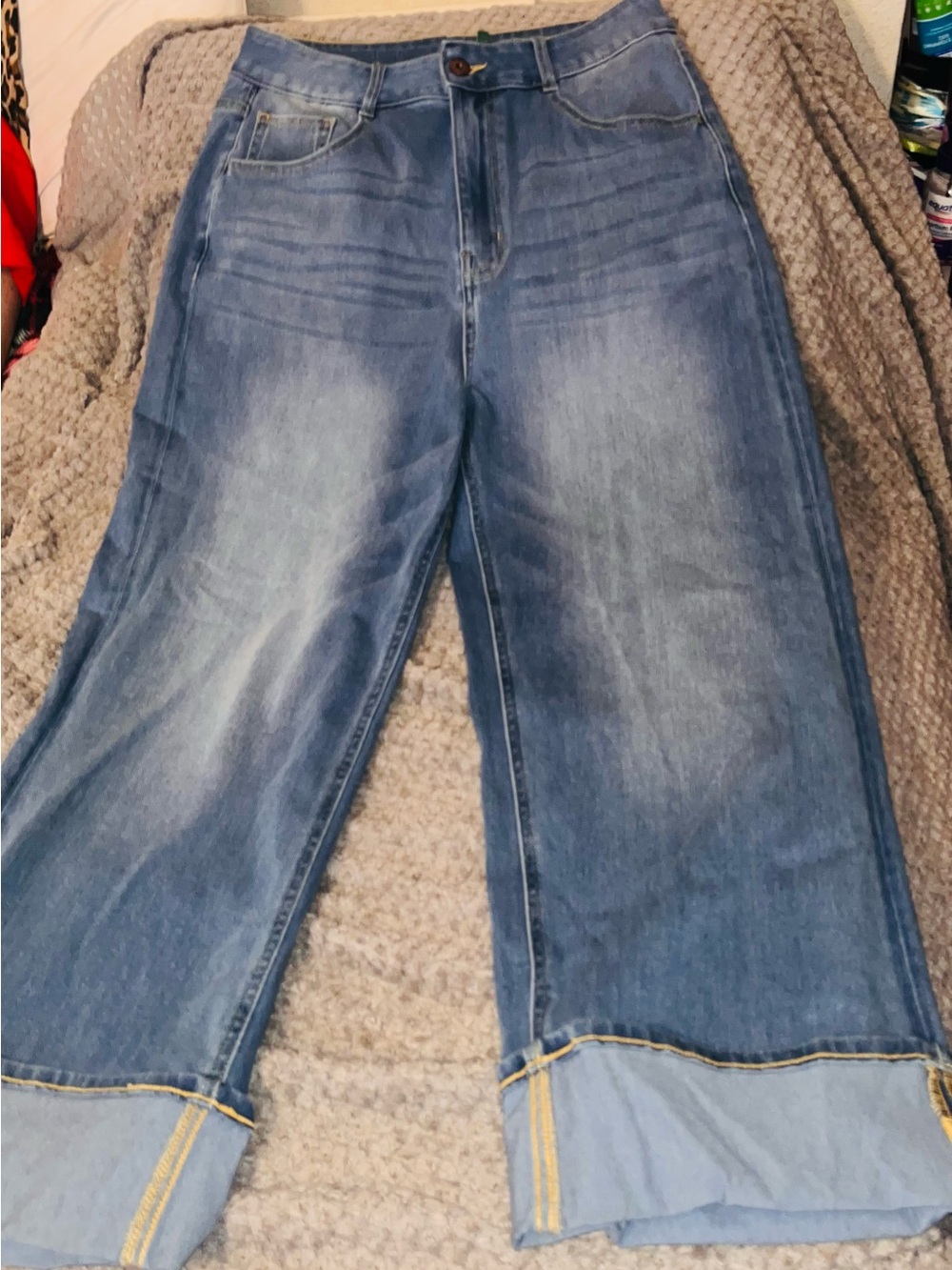 HALARA Wide-Leg Light Blue Denim Jeans with Cuffed Hem